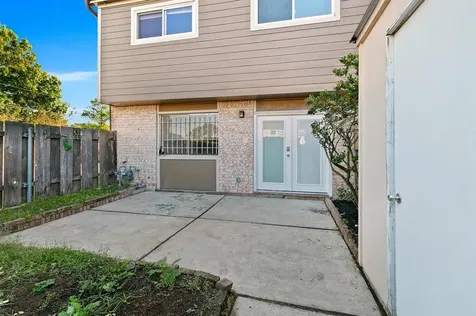 2324 Shadowdale Drive 294 Houston TX 77043