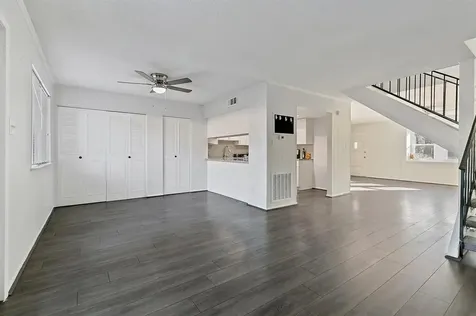 2324 Shadowdale Drive 294 Houston TX 77043