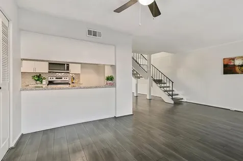 2324 Shadowdale Drive 294 Houston TX 77043