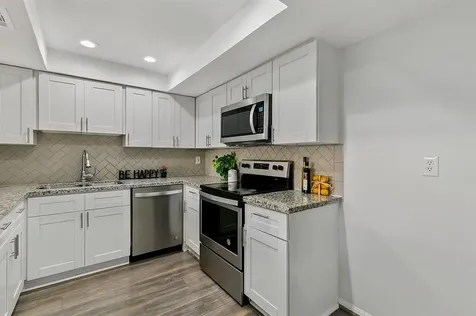2324 Shadowdale Drive 294 Houston TX 77043