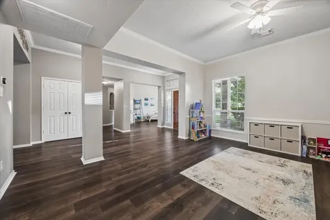 213 Falcon Lake Circle Friendswood TX 77546
