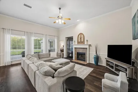 213 Falcon Lake Circle Friendswood TX 77546