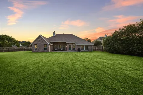 213 Falcon Lake Circle Friendswood TX 77546