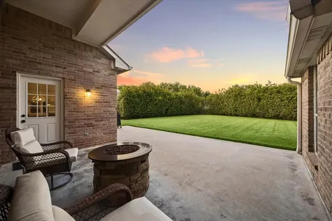 213 Falcon Lake Circle Friendswood TX 77546