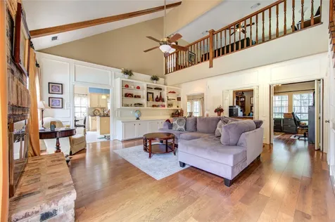 1022 Goldfinch Avenue Sugar Land TX 77478