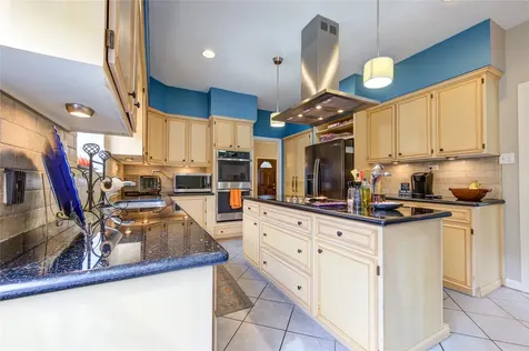 1022 Goldfinch Avenue Sugar Land TX 77478