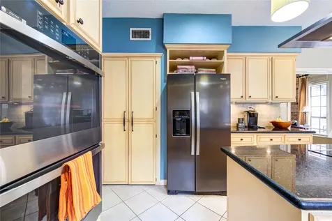 1022 Goldfinch Avenue Sugar Land TX 77478