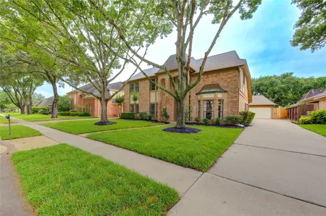 1022 Goldfinch Avenue Sugar Land TX 77478
