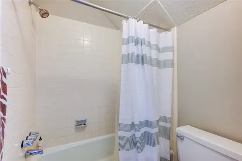 1022 Goldfinch Avenue Sugar Land TX 77478