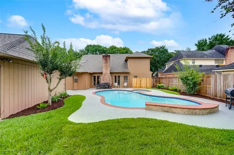 1022 Goldfinch Avenue Sugar Land TX 77478