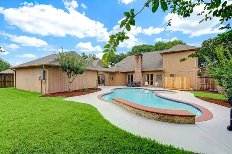 1022 Goldfinch Avenue Sugar Land TX 77478