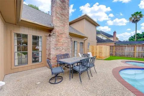 1022 Goldfinch Avenue Sugar Land TX 77478