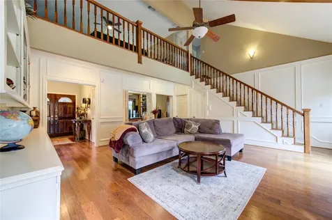 1022 Goldfinch Avenue Sugar Land TX 77478