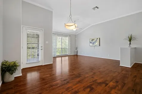 6607 Lake Woodlands Drive 633 The Woodlands TX 77382