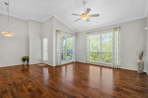 6607 Lake Woodlands Drive 633 The Woodlands TX 77382