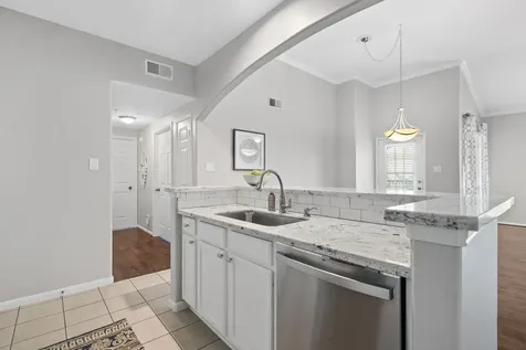 6607 Lake Woodlands Drive 633 The Woodlands TX 77382