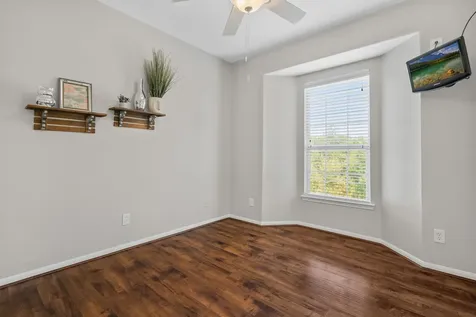 6607 Lake Woodlands Drive 633 The Woodlands TX 77382
