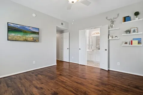 6607 Lake Woodlands Drive 633 The Woodlands TX 77382