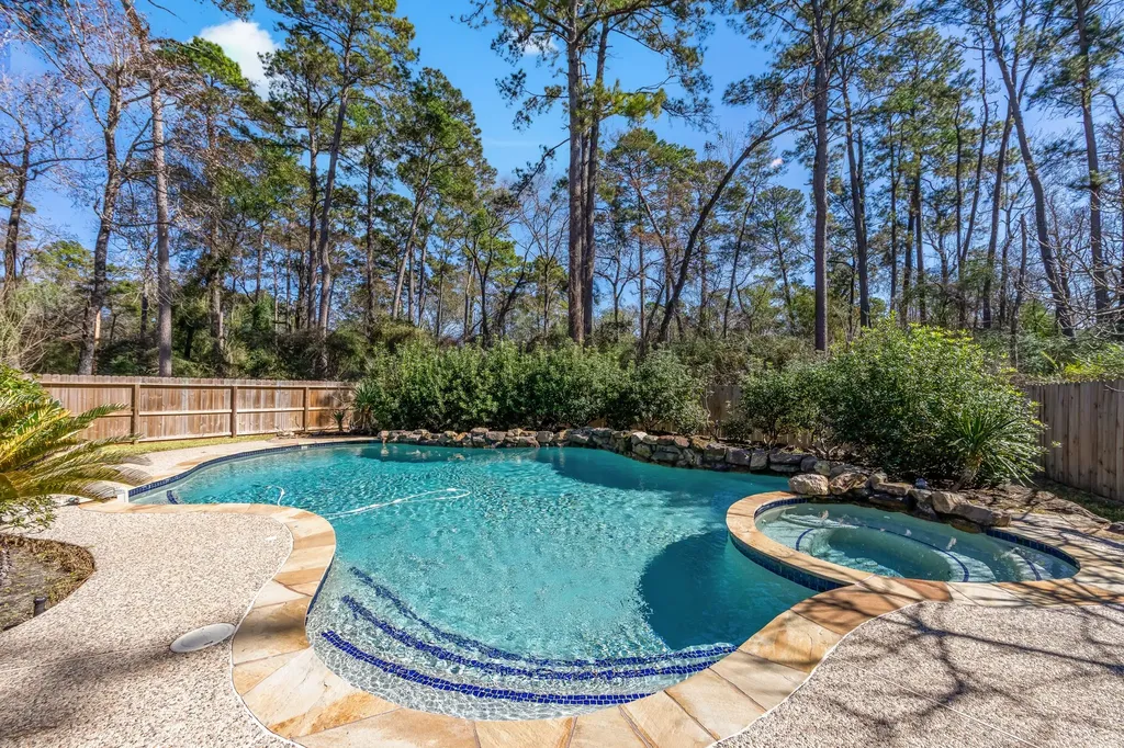 30 Eagle Rock Place The Woodlands TX 77381