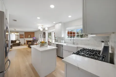 30 Eagle Rock Place The Woodlands TX 77381