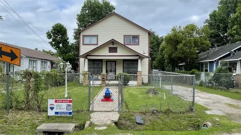 4010 Beggs Street Houston TX 77009