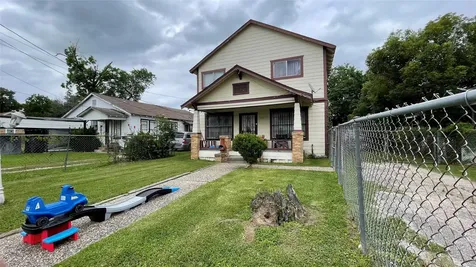 4010 Beggs Street Houston TX 77009