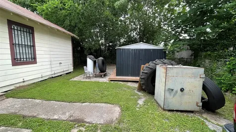 4010 Beggs Street Houston TX 77009