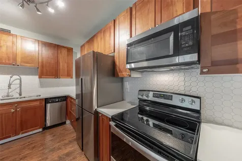 10811 Richmond Avenue 8 Houston TX 77042