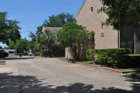 10811 Richmond Avenue 8 Houston TX 77042