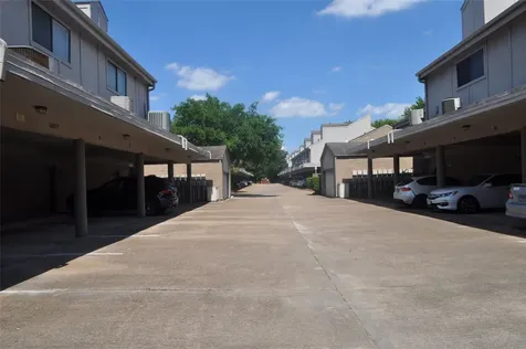 10811 Richmond Avenue 8 Houston TX 77042