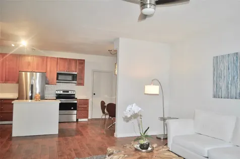 10811 Richmond Avenue 8 Houston TX 77042