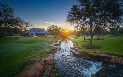 101 Red Stag Lane Columbus TX 78934