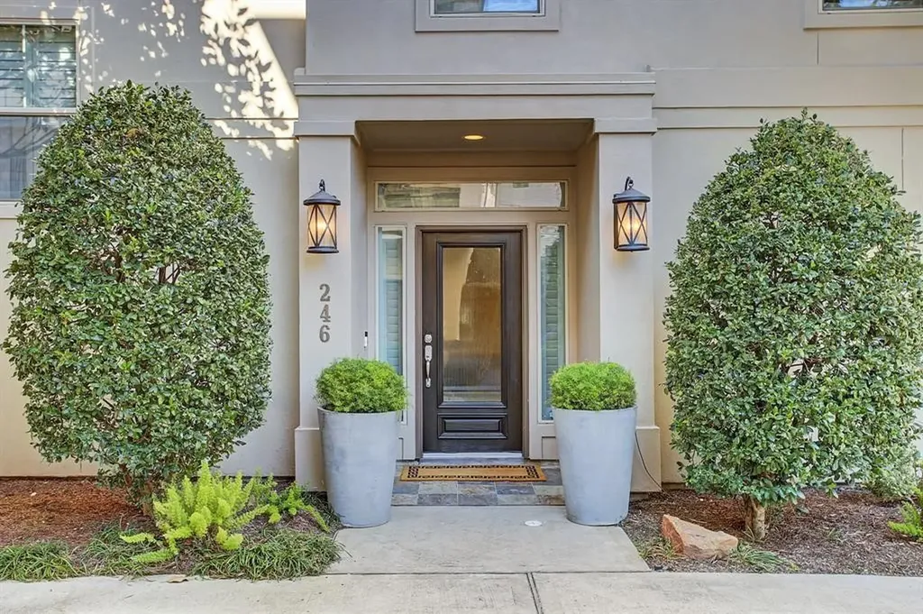 246 Detering Street Houston TX 77007