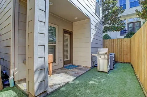 246 Detering Street Houston TX 77007