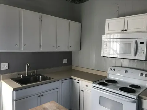 2127 Avenue K Up Galveston TX 77550