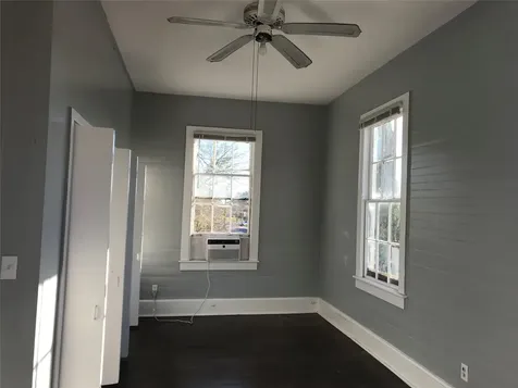 2127 Avenue K Up Galveston TX 77550