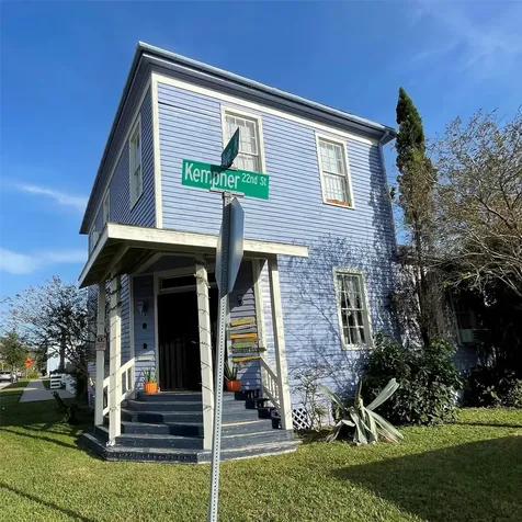 2127 Avenue K Up Galveston TX 77550