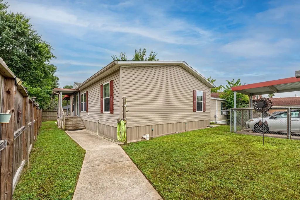 14273 Shadow Bay Drive Willis TX 77318