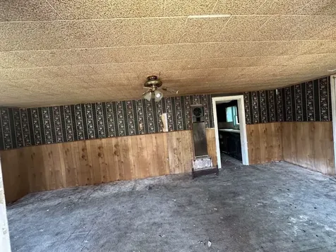 103 E 19th Street Hooks TX 75561