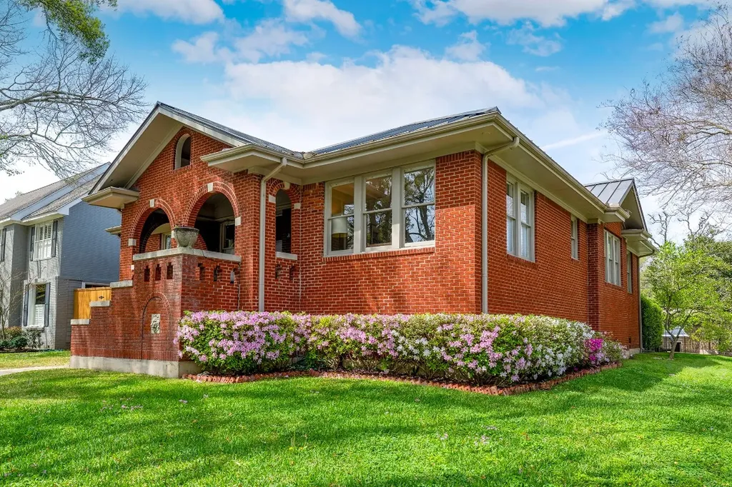 1902 Bolsover Street Houston TX 77005
