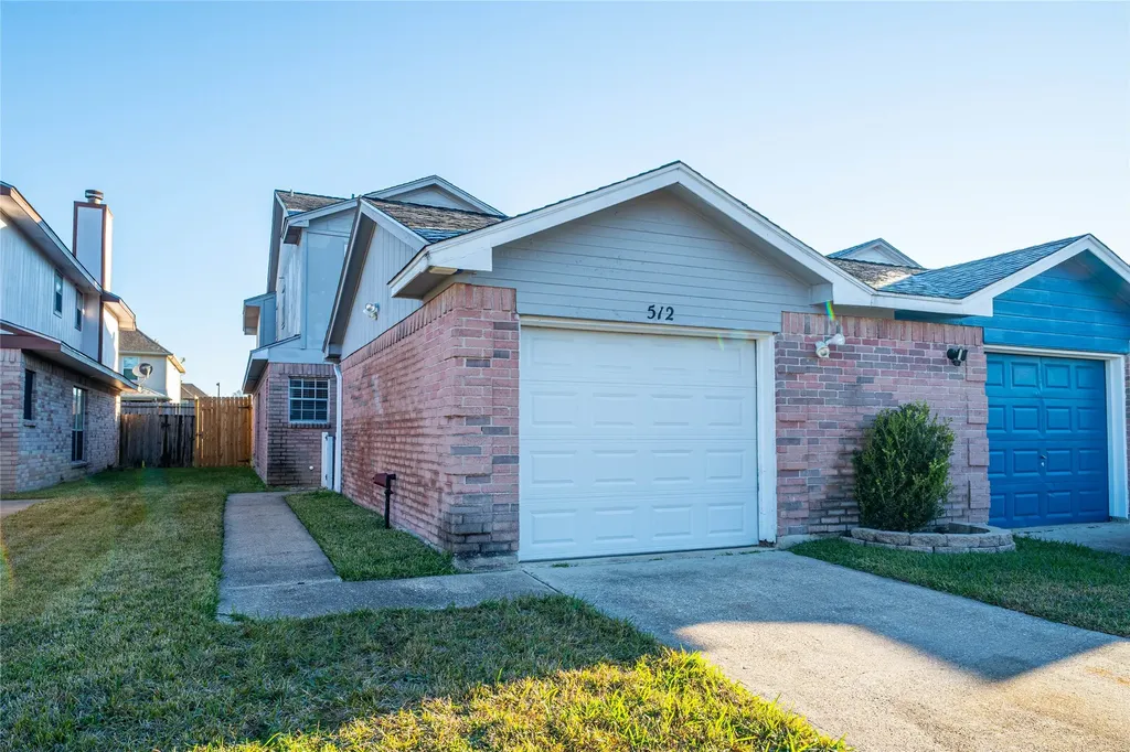 512 Birdsong Drive League City TX 77573