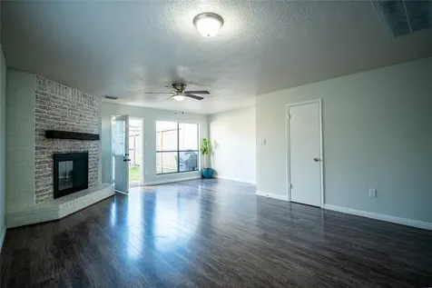 512 Birdsong Drive League City TX 77573
