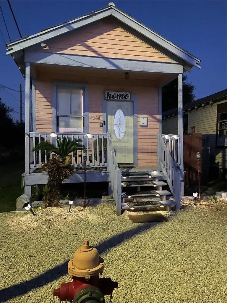 1214 42nd Street Galveston TX 77550
