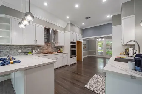 1013 Azalea Pointe League City TX 77573