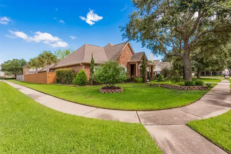 1013 Azalea Pointe League City TX 77573