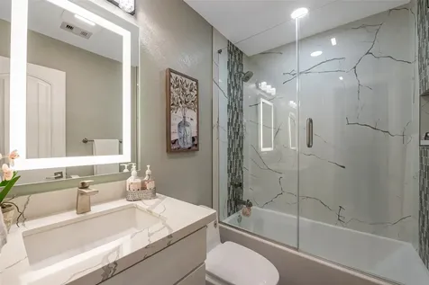 1013 Azalea Pointe League City TX 77573