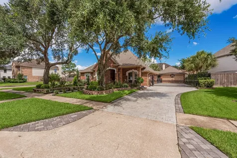 1013 Azalea Pointe League City TX 77573