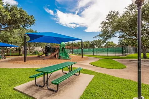 1013 Azalea Pointe League City TX 77573