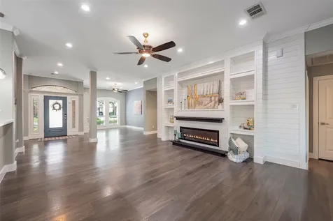 1013 Azalea Pointe League City TX 77573