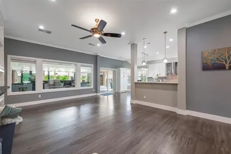 1013 Azalea Pointe League City TX 77573